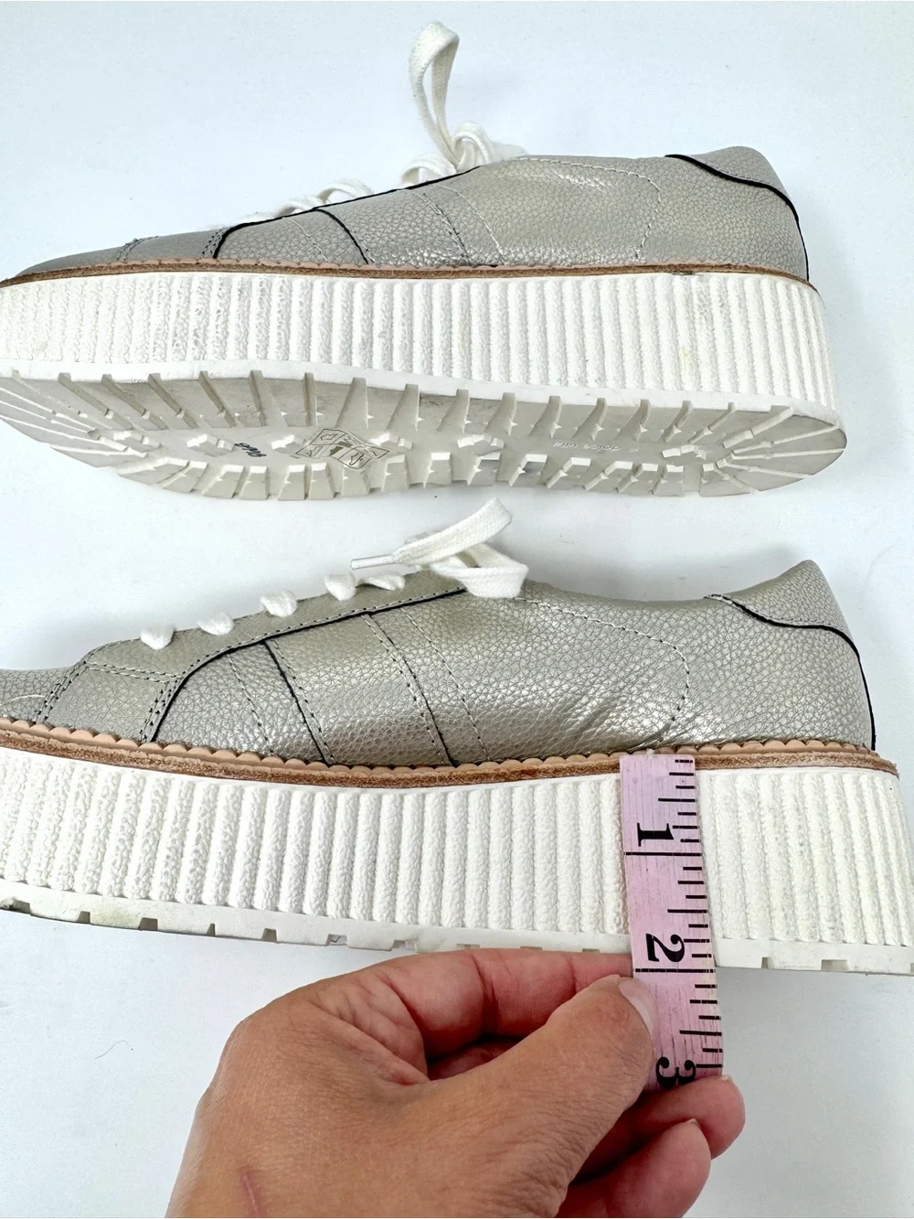 Dolce Vita Tiger Platform Sneakers Metallic Light Gold Leather Size 8.5